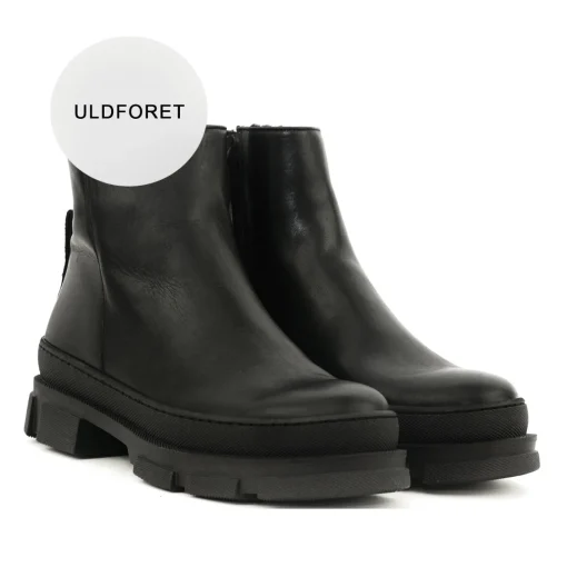 Angulus-7608-101-kort-sort-uldforet-støvle