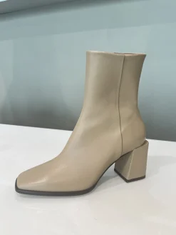 Billi Bi - A3523 - hælstøvle m. kantet snude - beige