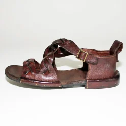 Bubetti 3446 Kastanje Patina  remsandal med krydsende remme og hælkappe