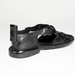 Bubetti 3446 Sort Patina  remsandal med krydsende remme og hælkappe