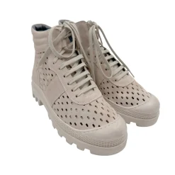 Lofina 7423 Beige snøre støvle med perforeringer