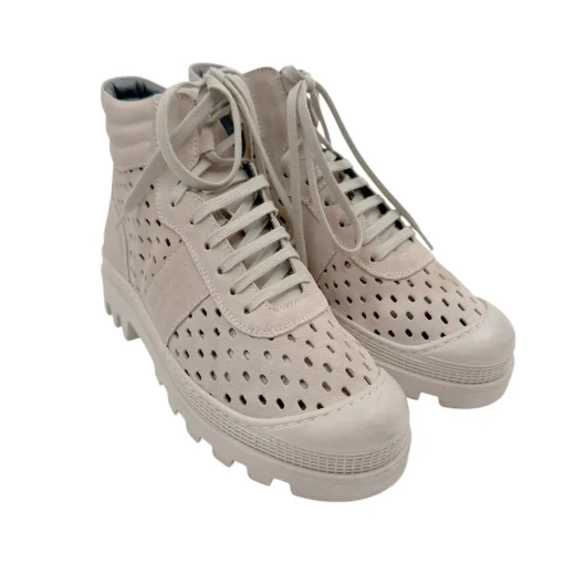 Lofina 7423 Beige snøre støvle med perforeringer