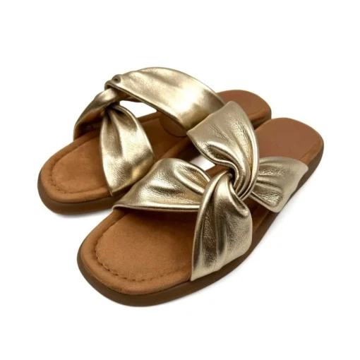 Unisa Camby Guld Slip-inn Sandal På En Non-Slip Sål