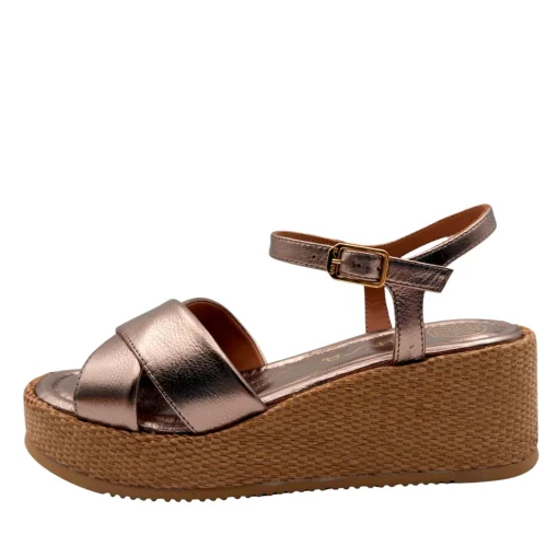 Unisa Keen Plateau sandal med ankelrem metallisk kobber skind på bastsål