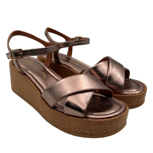 Unisa Keen Plateau sandal med ankelrem metallisk kobber skind på bastsål