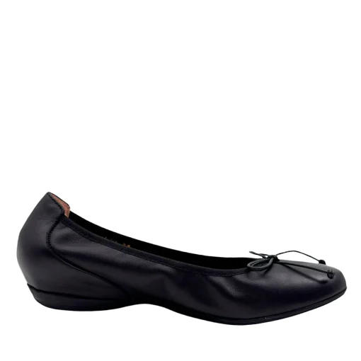 Wonders A-30130 Ballerina med indbygget kilehæl sort skind